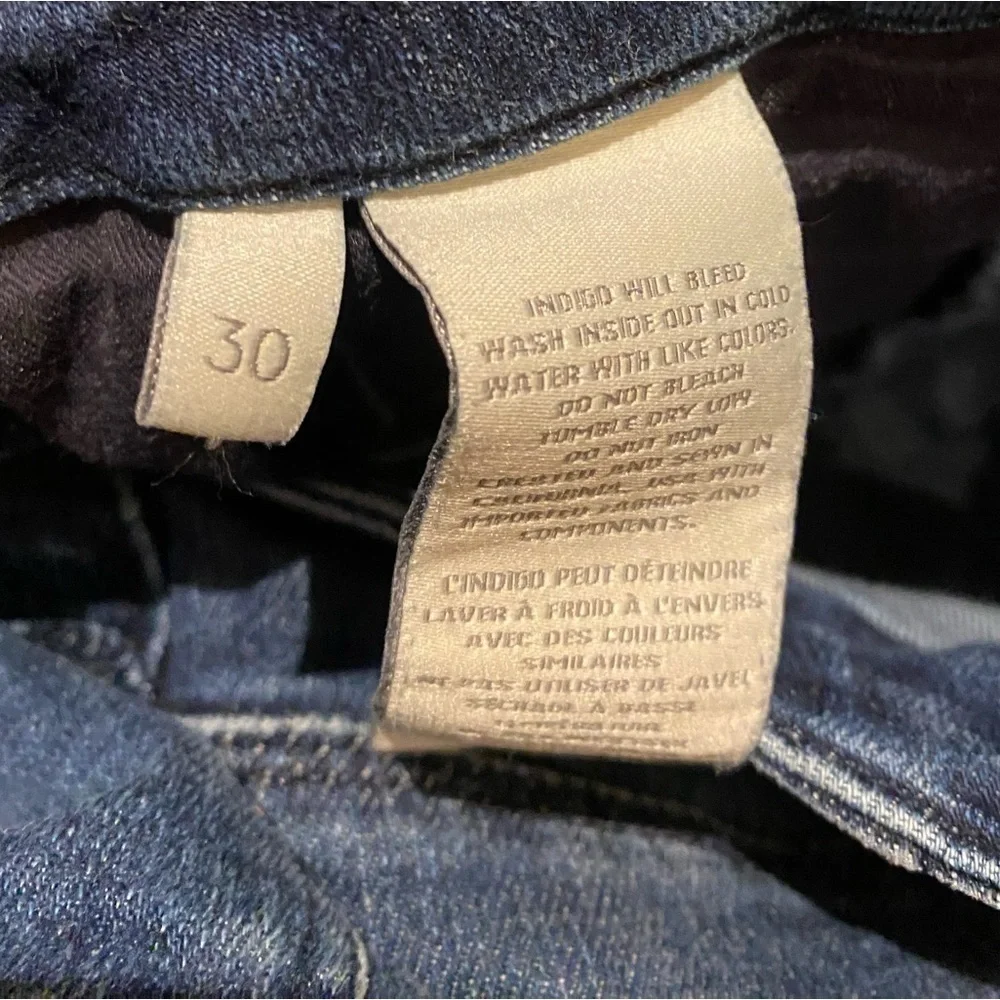 J Brand Dark Blue Button Fly Denim Size 30 Jeans. There’s some rips in middle